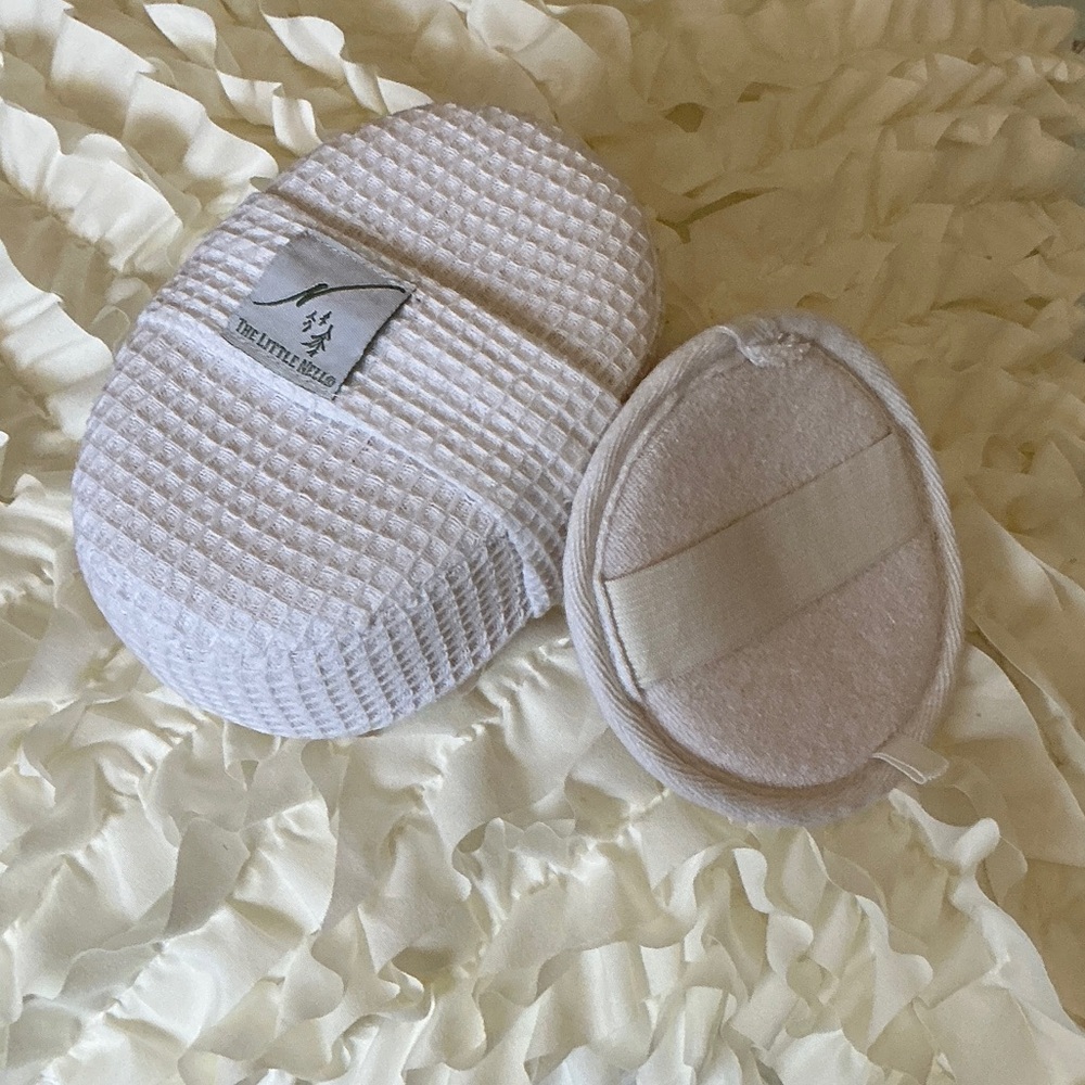 White Exfoliating Body Scrubber Set by The Little Nell- NWOT
